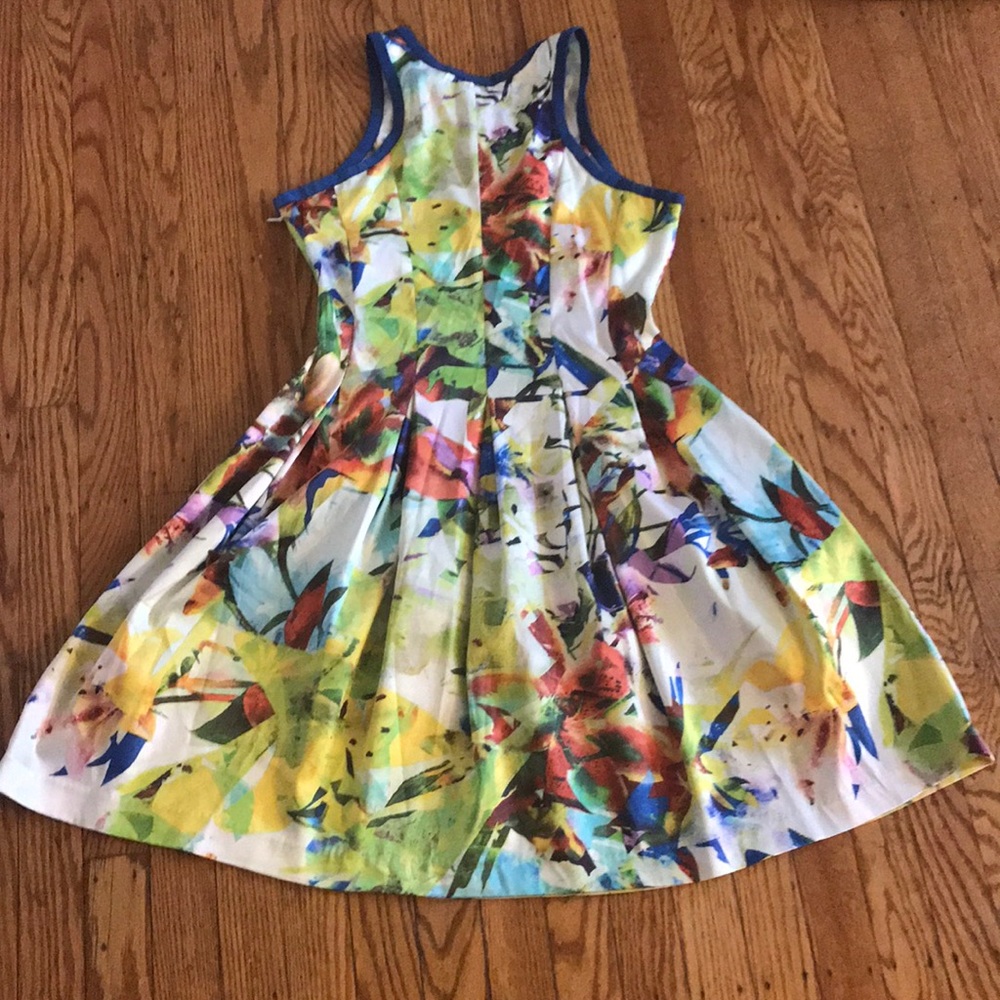 Dress - Picture 2 of 4